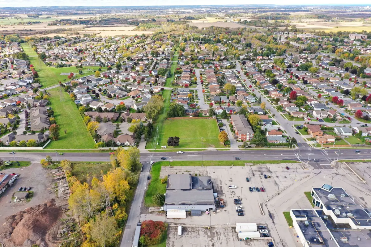 4257 Montrose RD #4, Niagara Falls, ON L2H 1K1