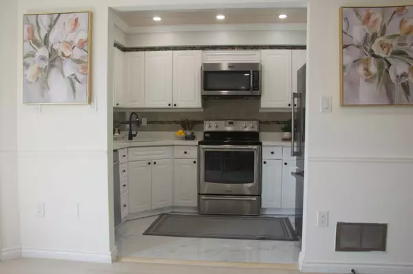 Clarington, ON L1E 2W6,33 John Walter CRES