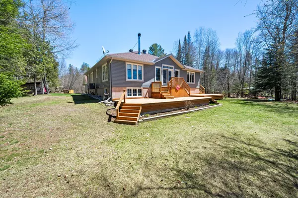 54 Cedar DR, Hastings Highlands, ON K0L 1C0