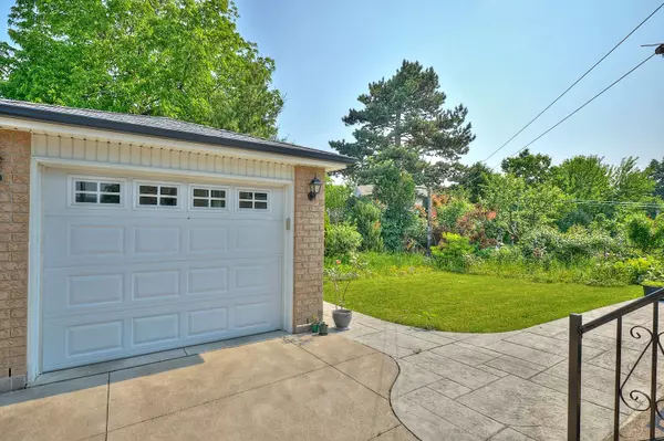 Hamilton, ON L8K 3W6,19 Secord DR