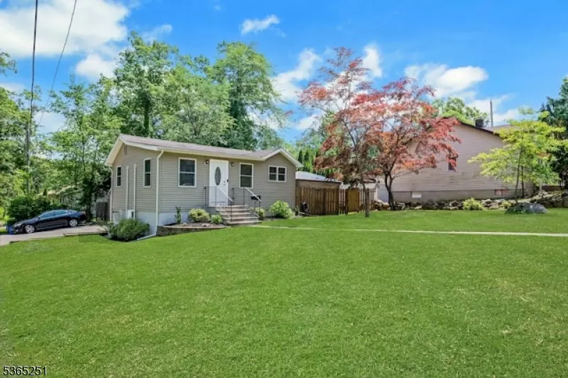 67 Riverview Ave, Lincoln Park Boro, NJ 07035