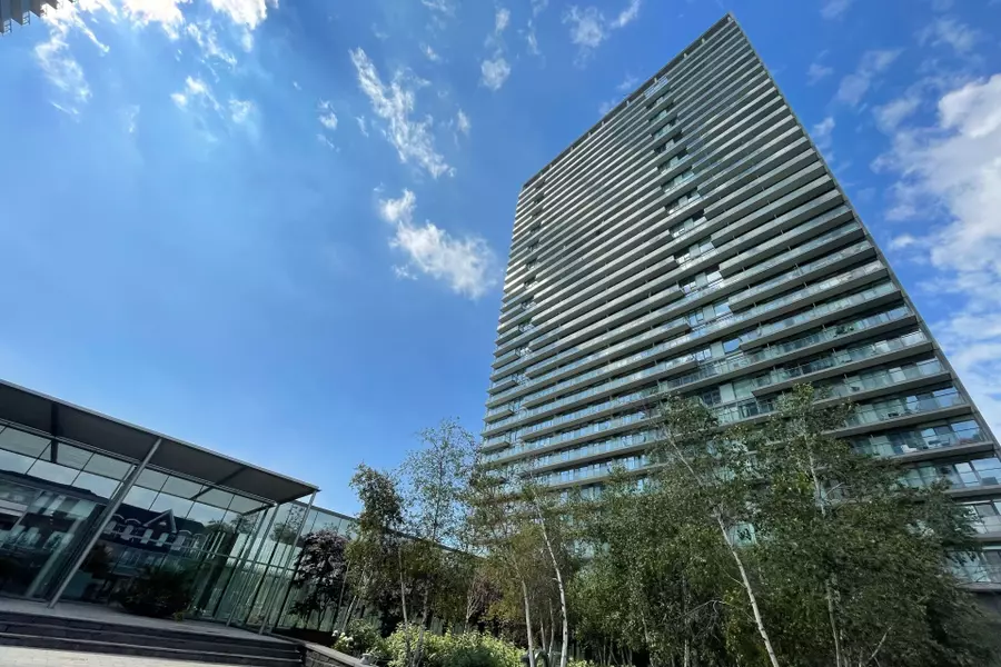 105 The Queensway AVE #1510, Toronto W01, ON M6S 5B5