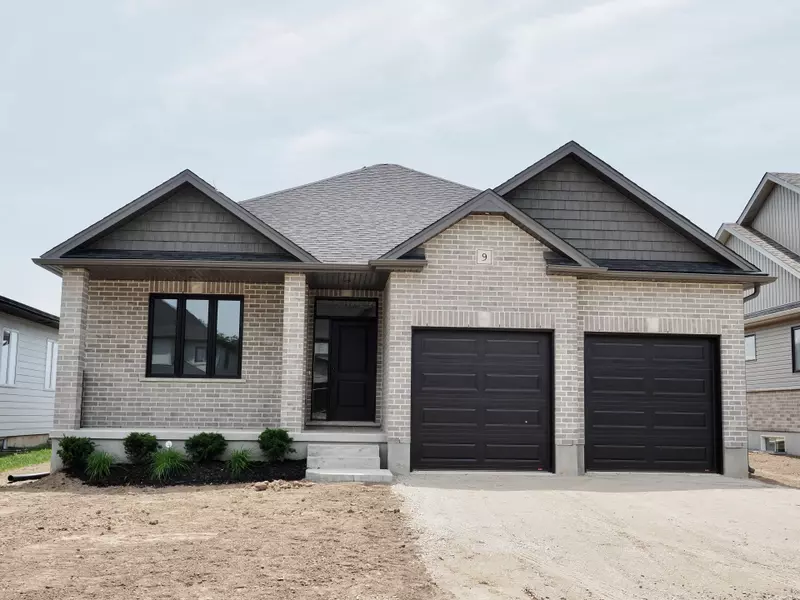 9 SYCAMORE DR, Tillsonburg, ON N4G 5S3
