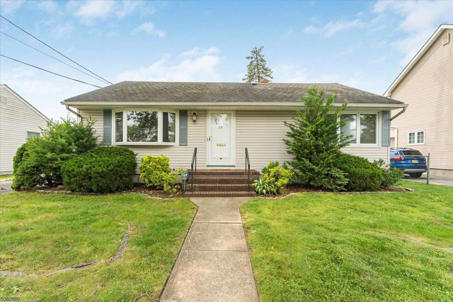 28 Tamboer Ave, Clifton City, NJ 07013