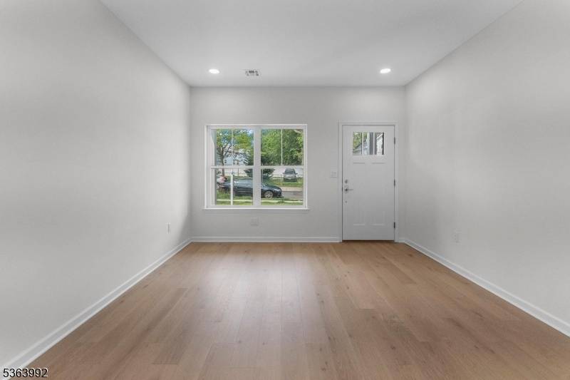 Roselle Boro, NJ 07203,817 Spruce St