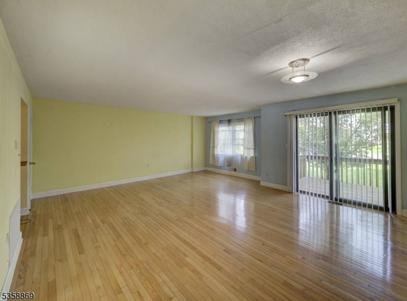 Hillsborough Twp., NJ 08844,1068 Robin Rd