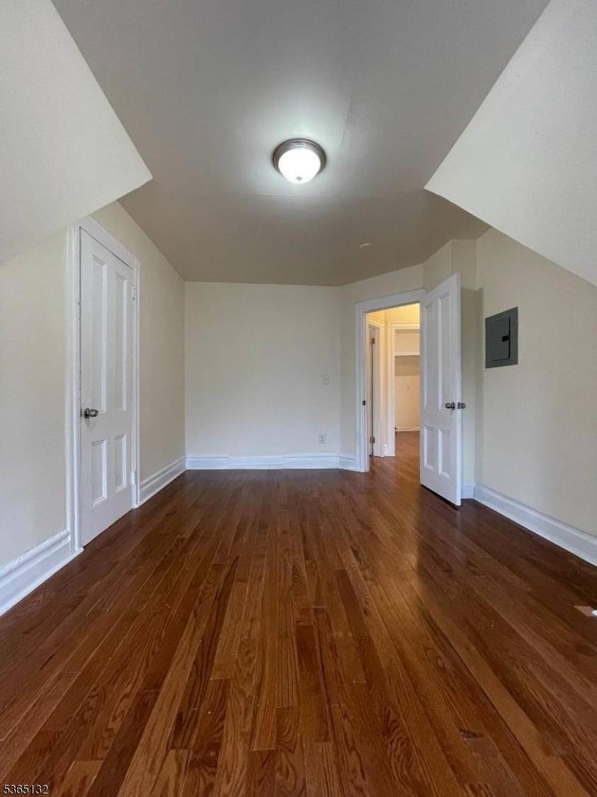 Newark City, NJ 07108,133 Seymour Ave #3
