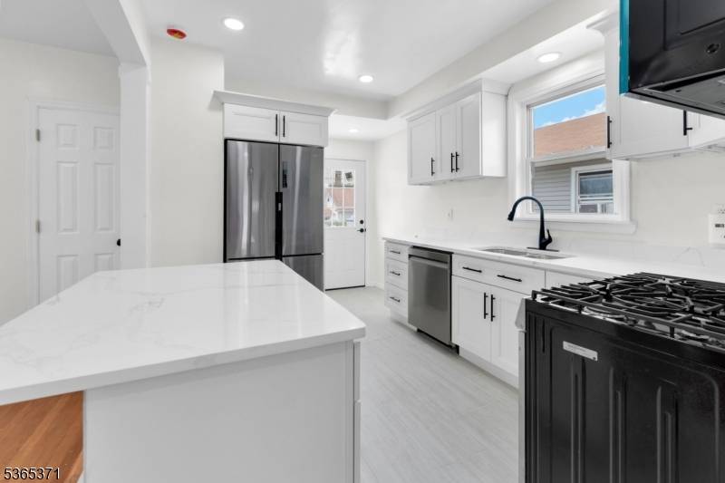 Elizabeth City, NJ 07202,1126 S Elmora Ave