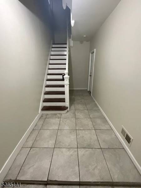 Newark City, NJ 07107,178 S 11Th St #1