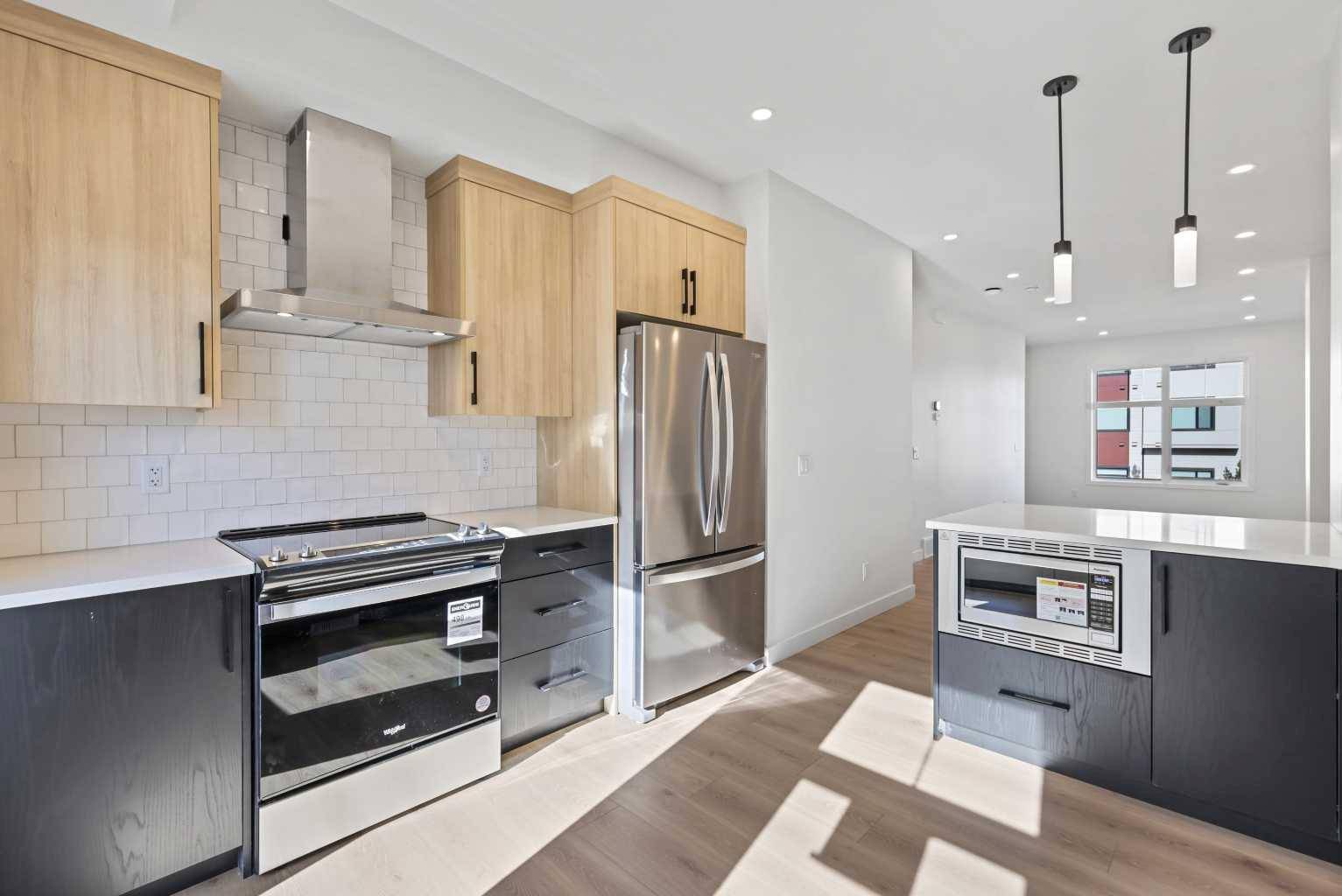 Calgary, AB T3M 3Y2,127 Mahogany GDNS Southeast