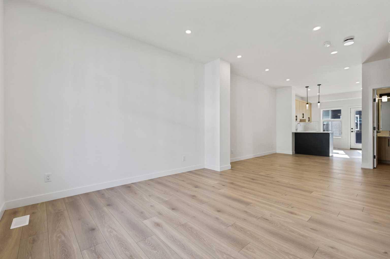 Calgary, AB T3M 3Y2,127 Mahogany GDNS Southeast