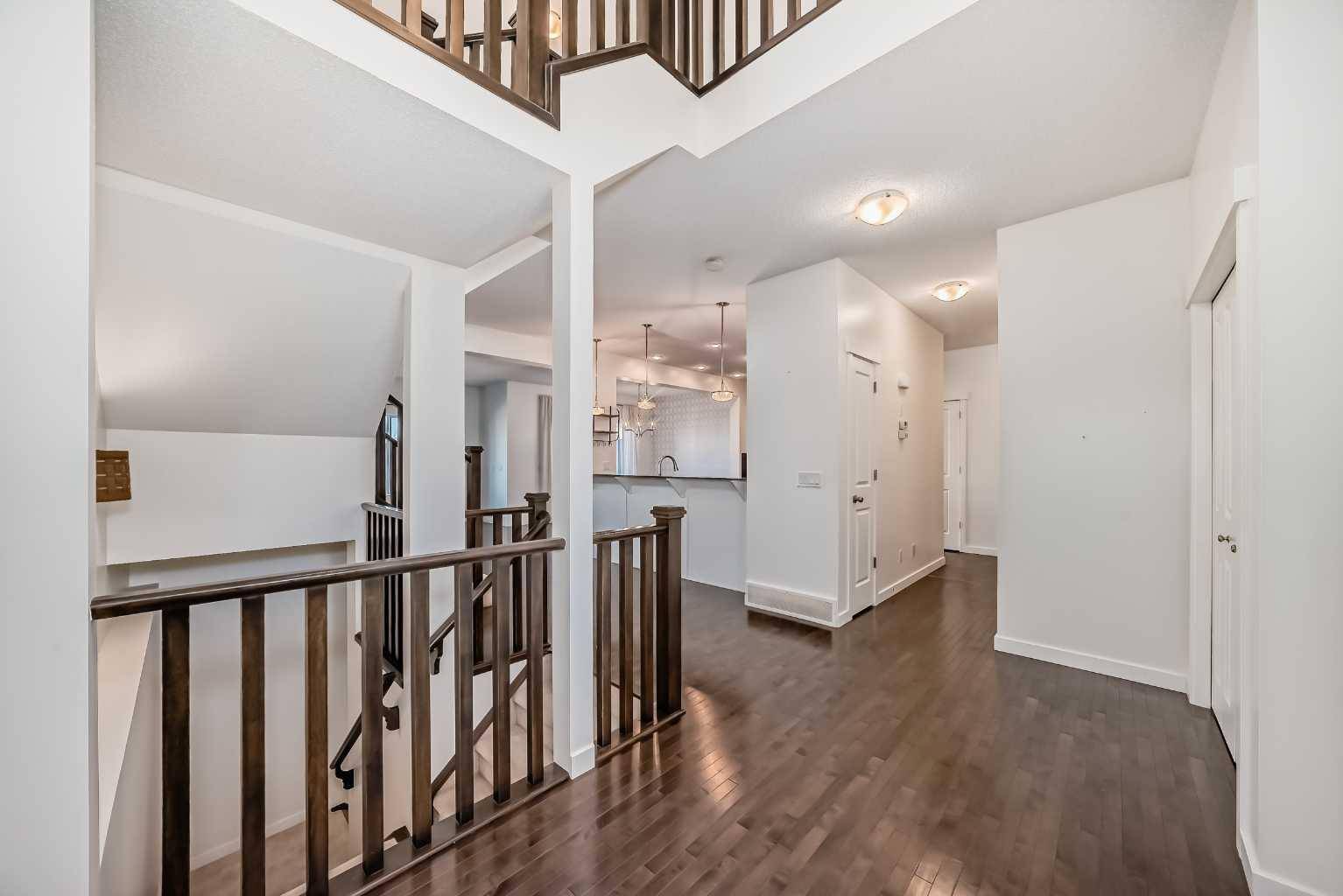 Calgary, AB T3M 0S1,225 Cranberry CIR Southeast