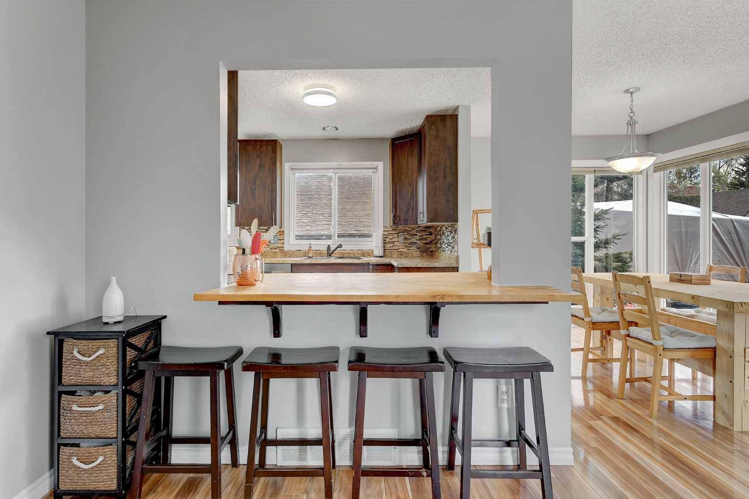 Grande Prairie, AB T8V 4X1,9829 75 AVE