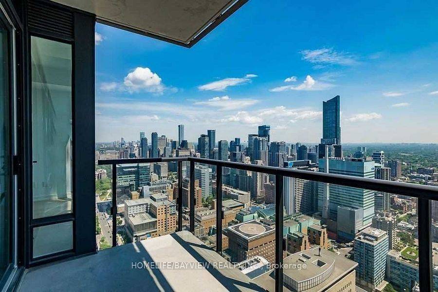 Toronto C01, ON M5G 0C1,488 University AVE #3203