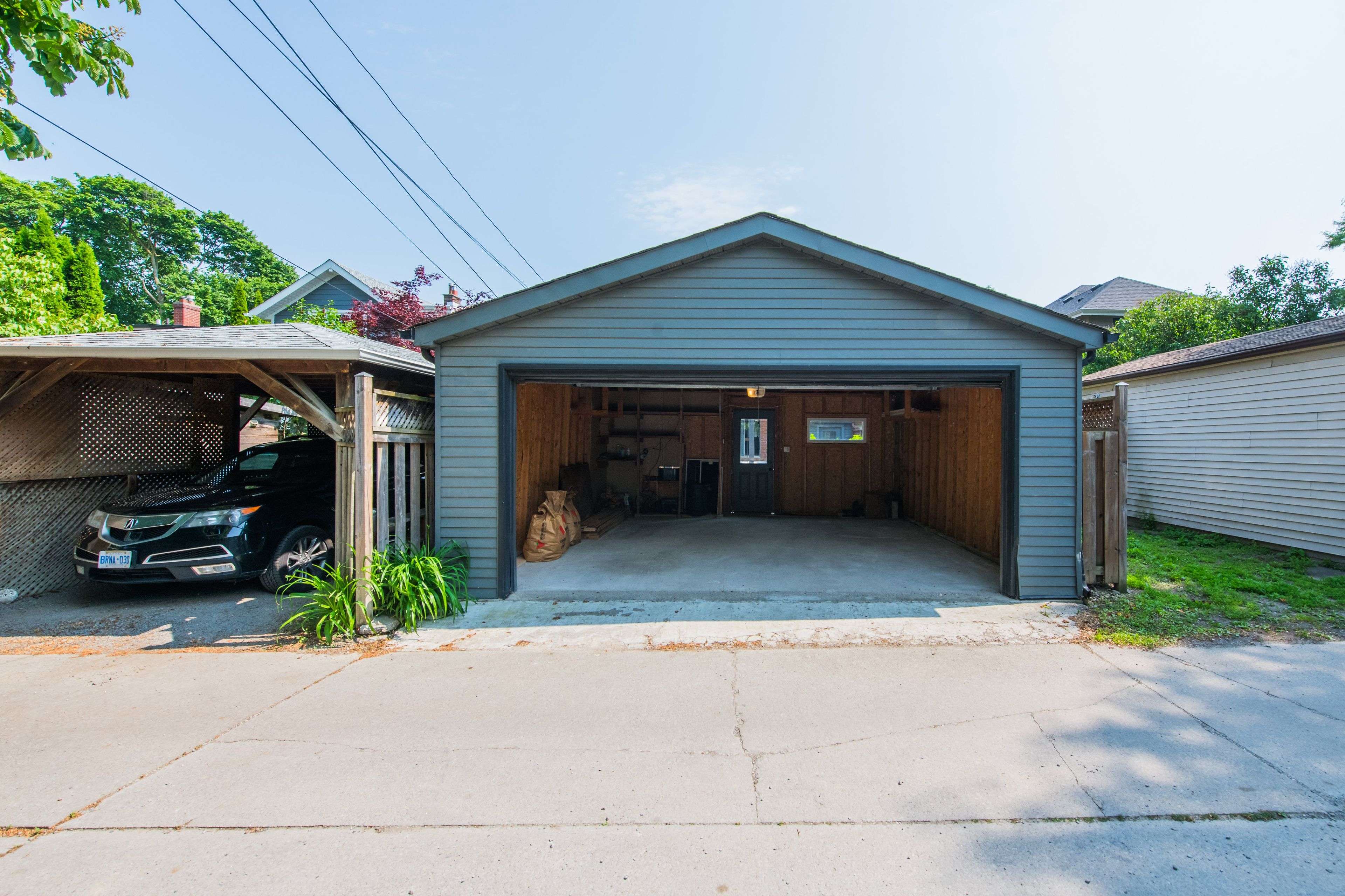 Toronto C04, ON M5M 1G6,132 Douglas AVE