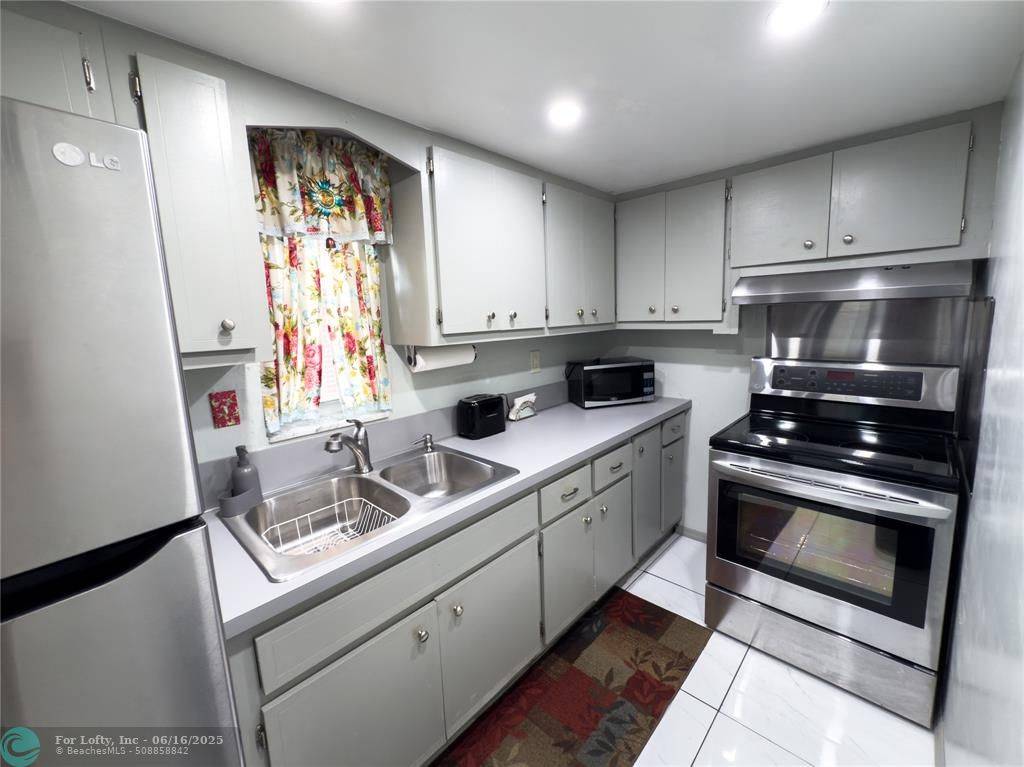 Pompano Beach, FL 33062,3201 NE 14th Street Cswy  #505