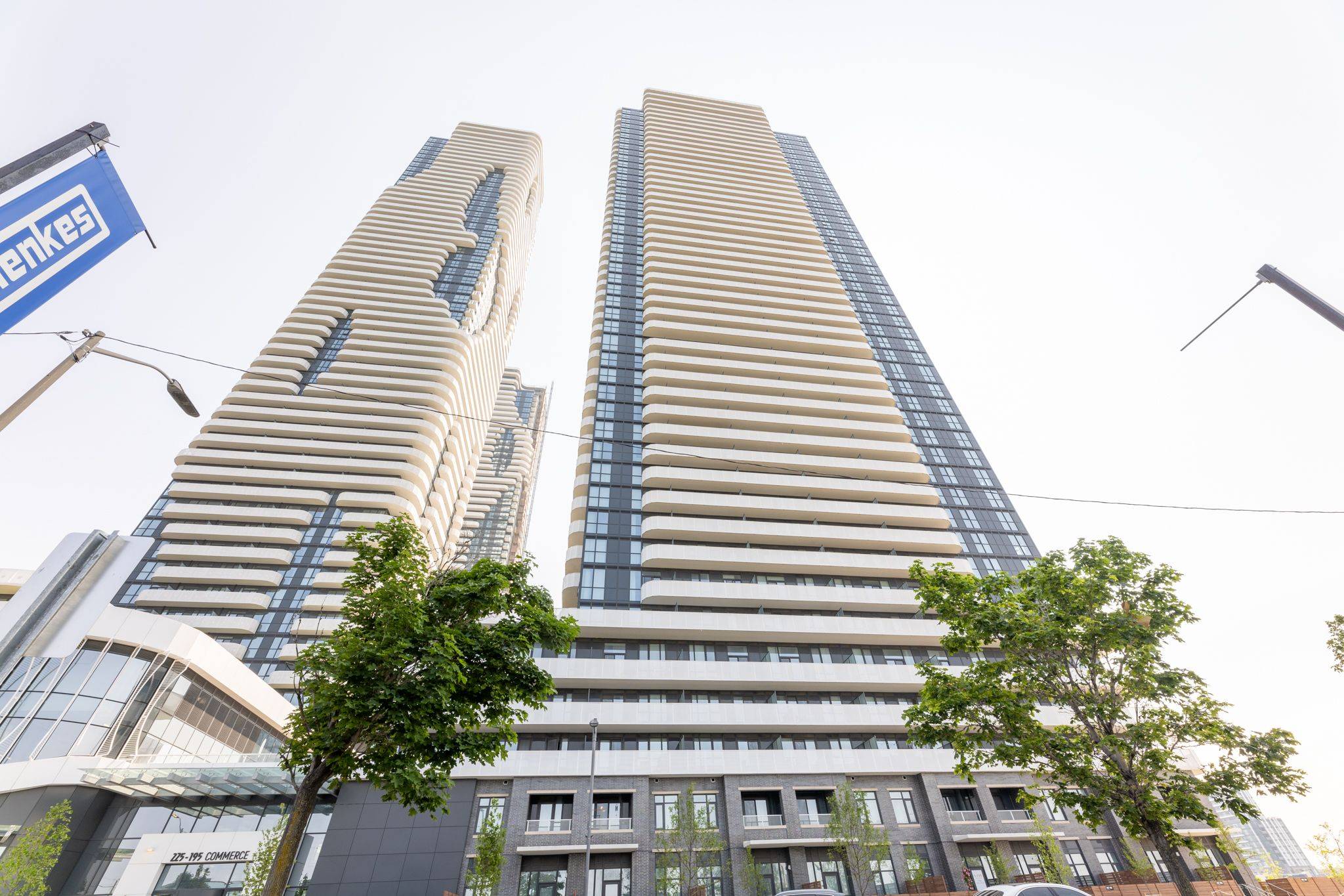 195 Commerce ST #5317, Vaughan, ON L4K 0P9