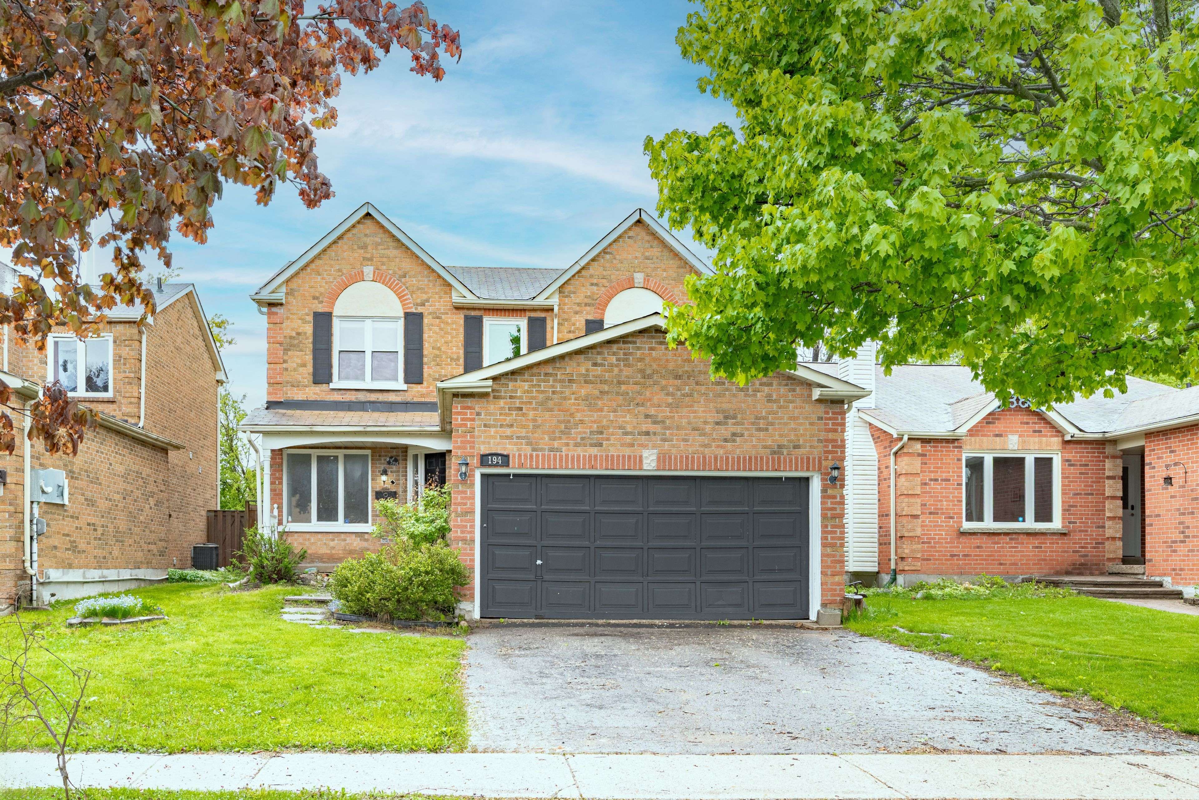194 Kozlov ST, Barrie, ON L4N 7H6