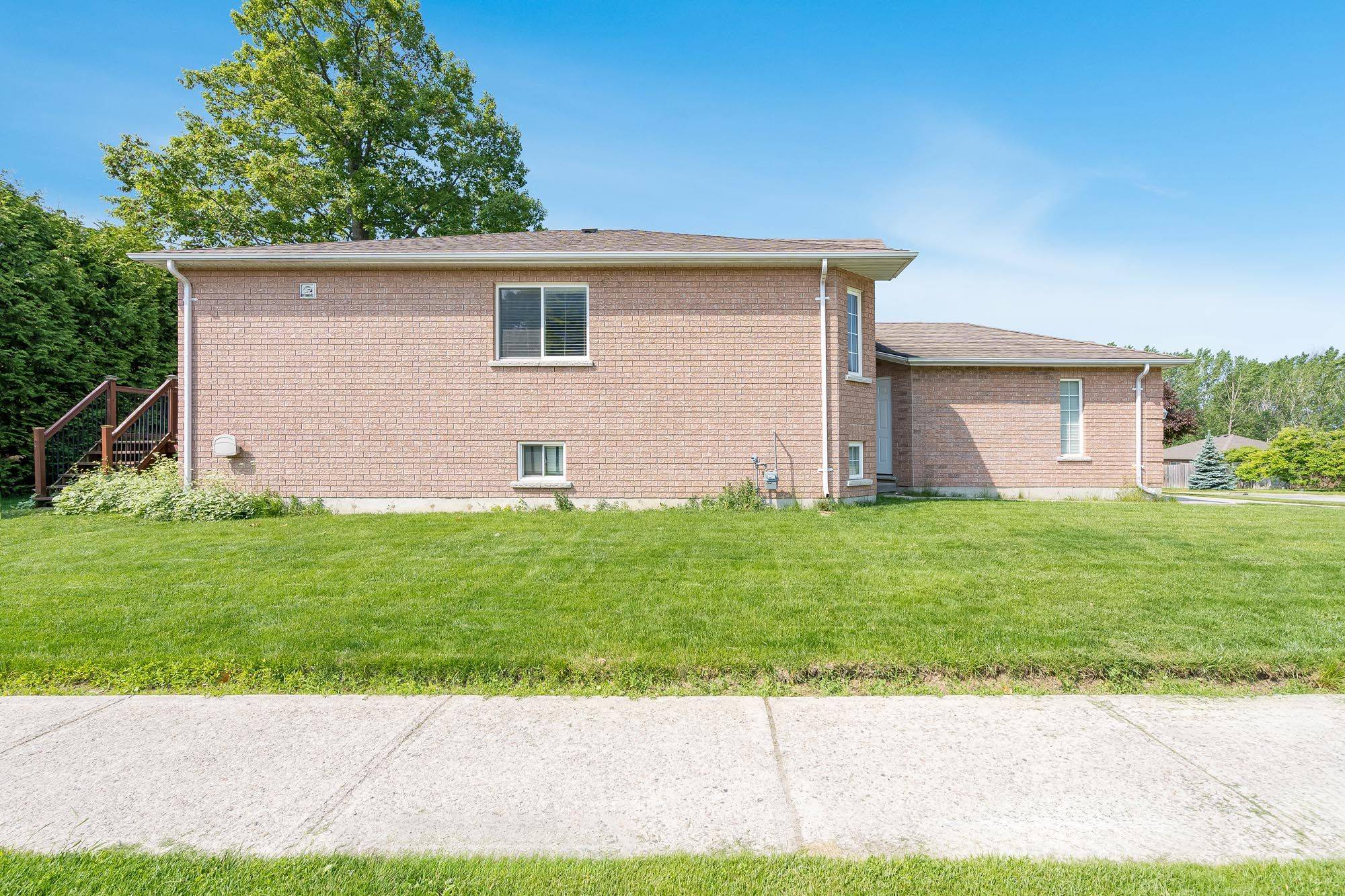 Midland, ON L4R 5A7,168 Griffin ST
