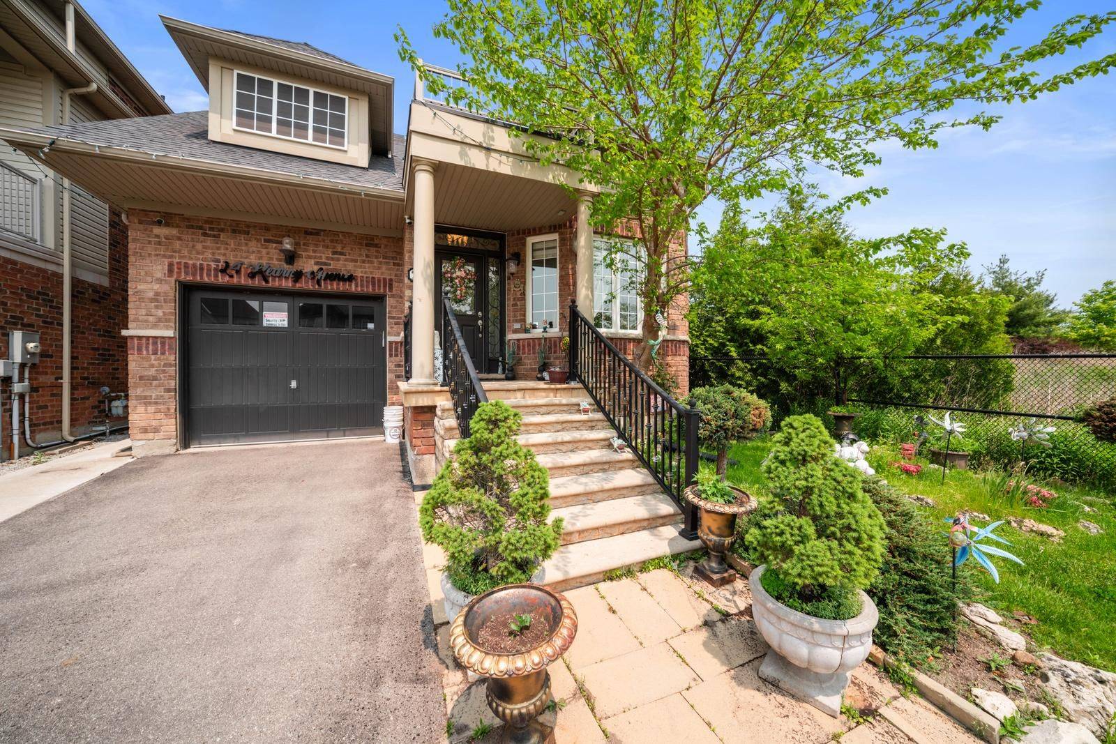 Caledon, ON L7C 3N9,24 Kearny AVE