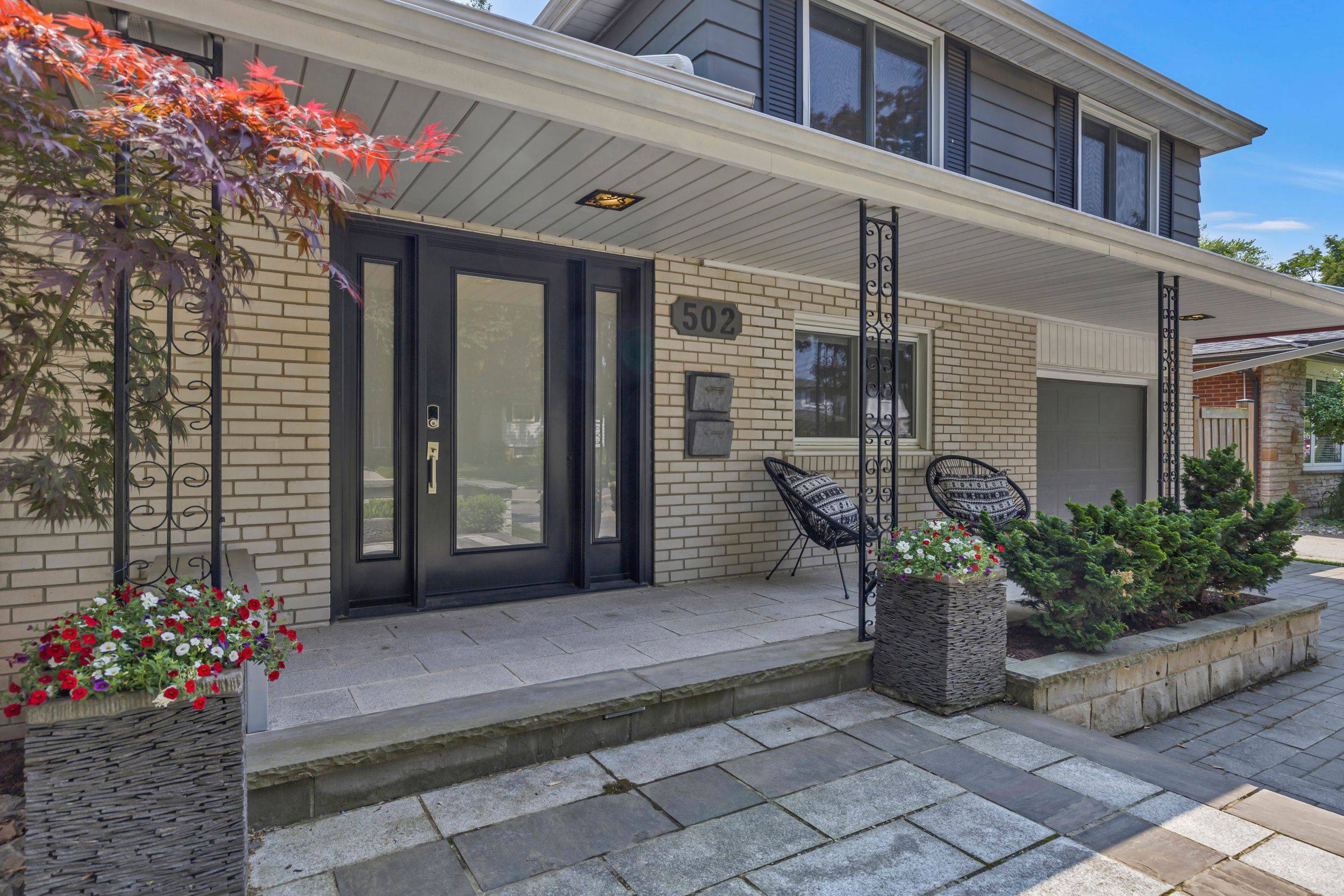 Burlington, ON L7L 3W1,502 Pinedale AVE
