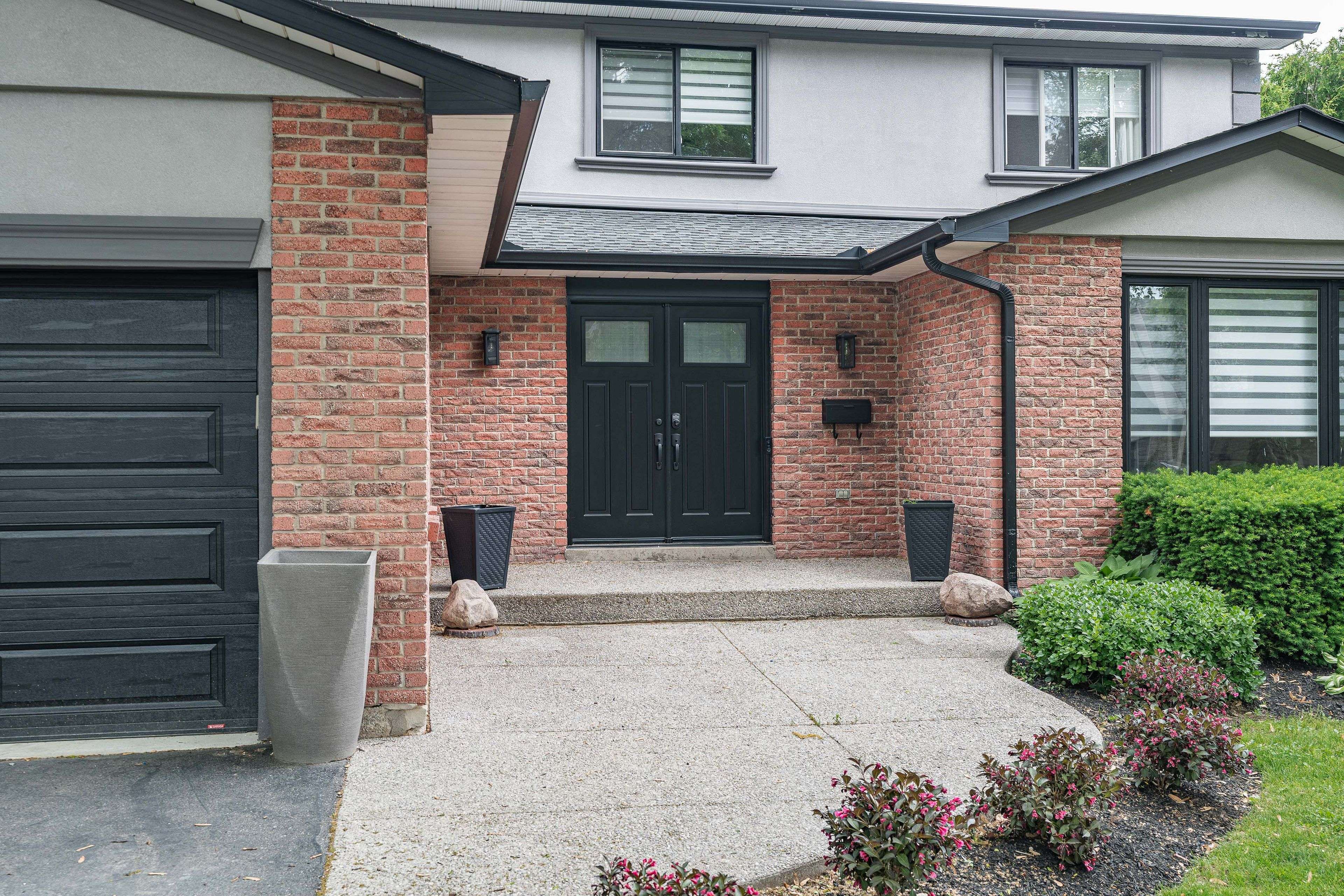 Burlington, ON L7P 3R5,2159 Belgrave CT