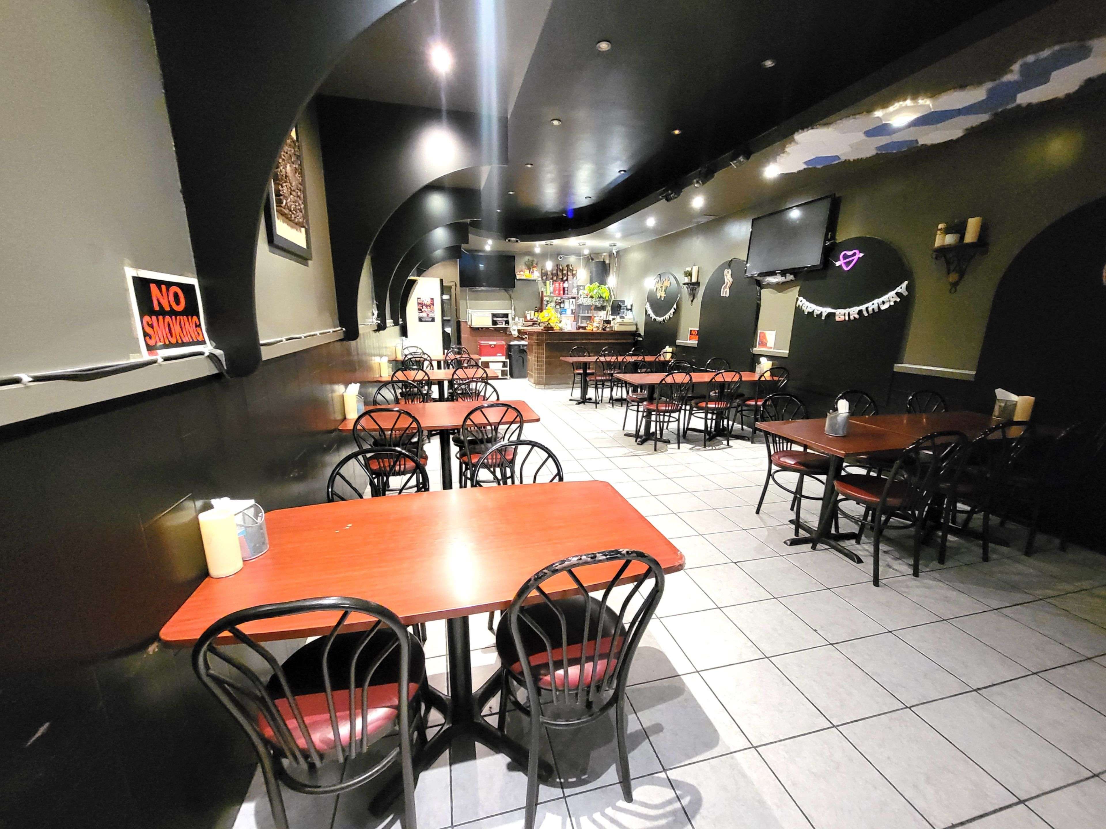 Toronto W02, ON M6N 3V8,825 Runnymede RD