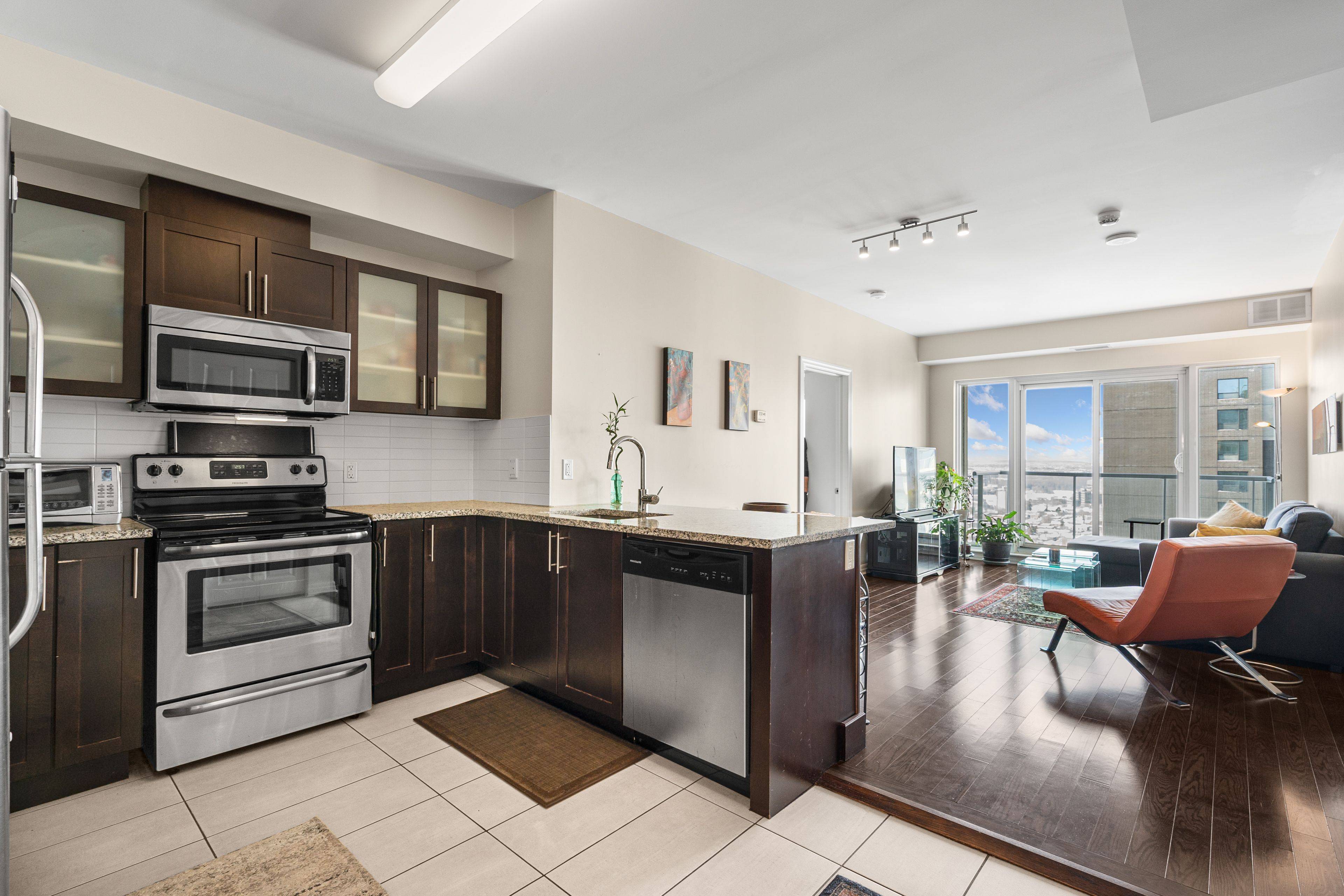 Lower Town - Sandy Hill, ON K1N 0B7,242 Rideau ST #2502