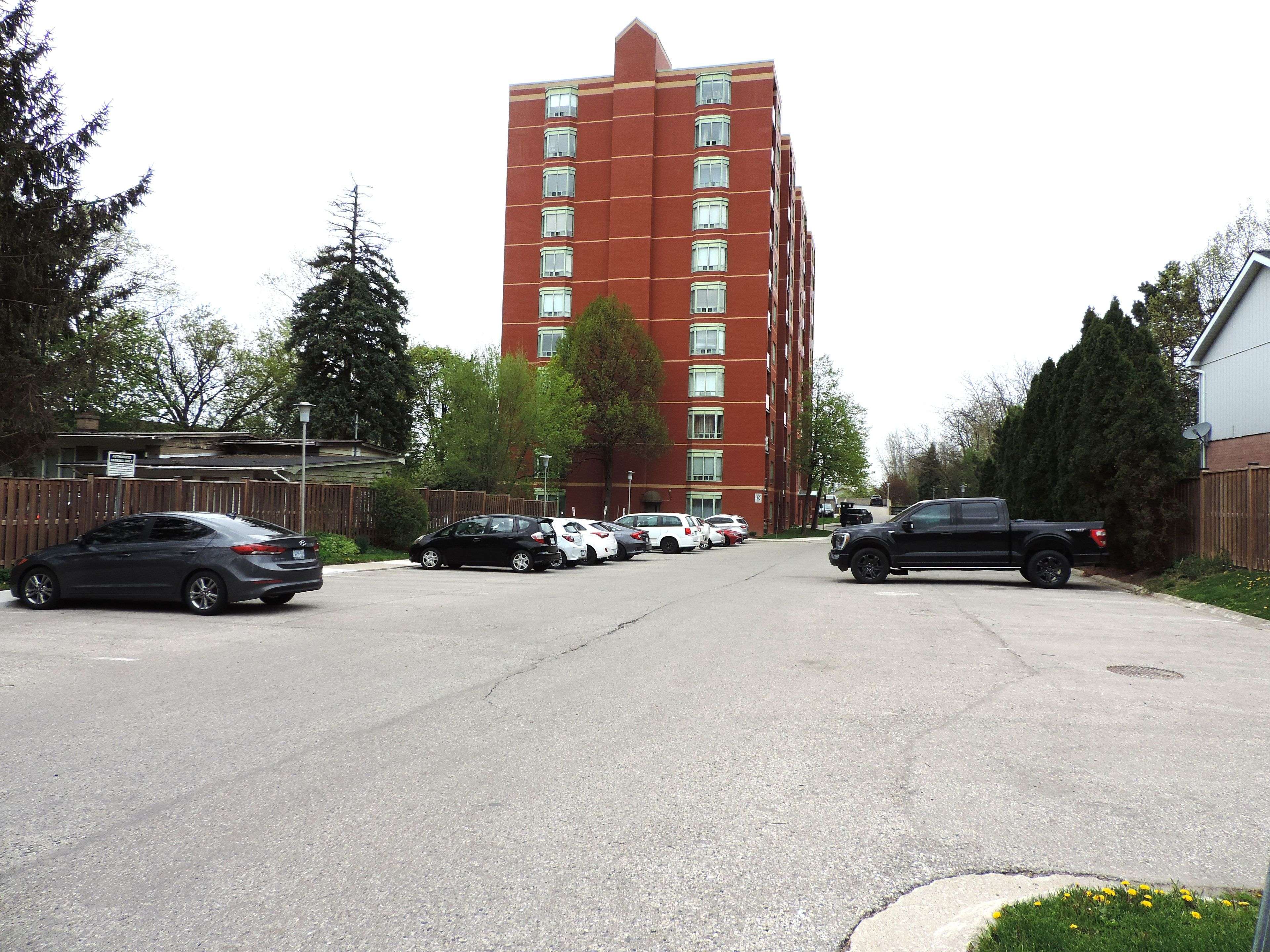 76 BASE LINE RD W, London South, ON N6J 4X6