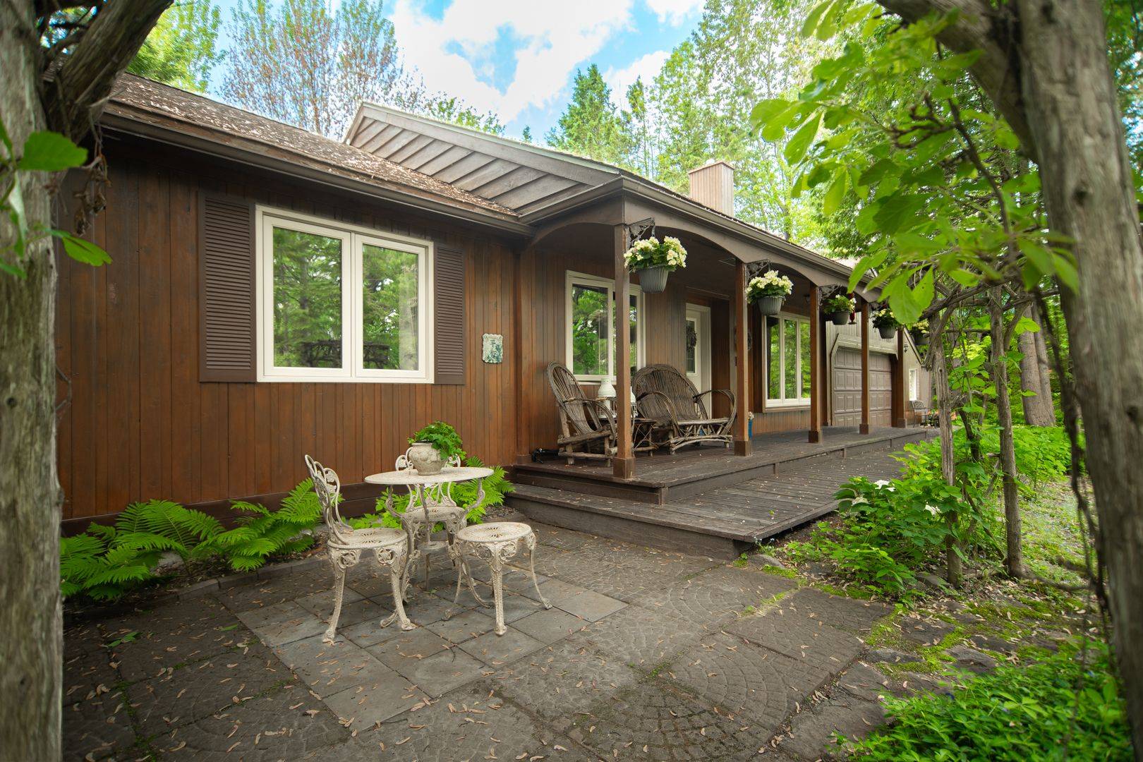 Petawawa, ON K8A 6W7,377 River DR