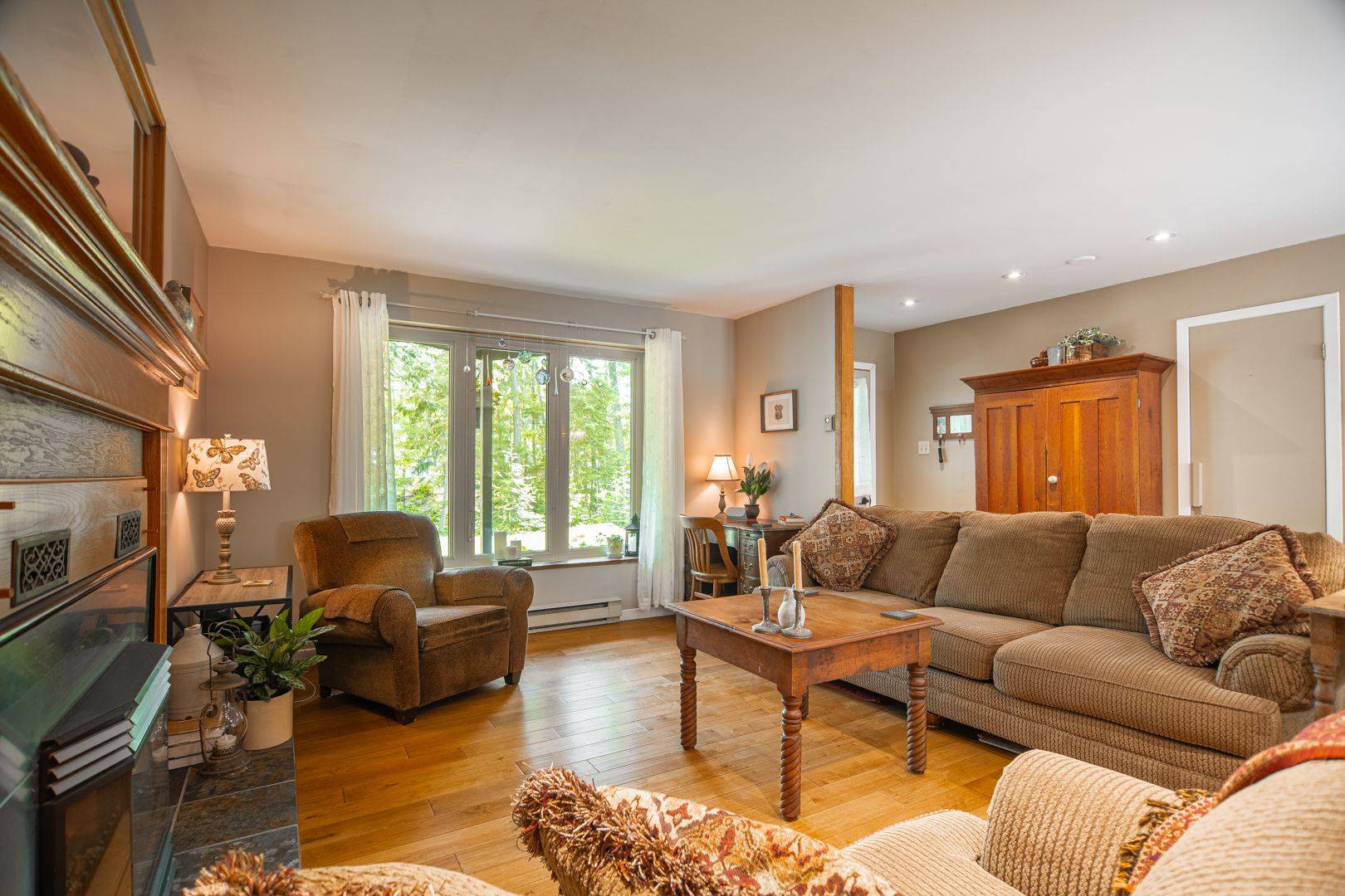 Petawawa, ON K8A 6W7,377 River DR