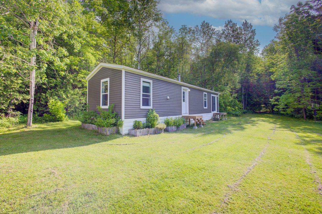 Wellington North, ON N0G 1A0,8667 Side Road 15 RD