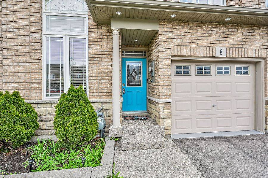 Hamilton, ON L0R 1P0,8 Charleswood CRES