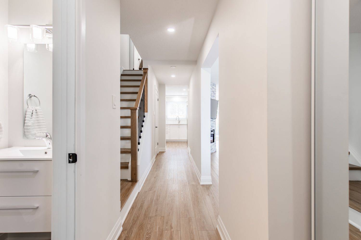 Hamilton, ON L0R 1B3,150 Gateshead CRES #101