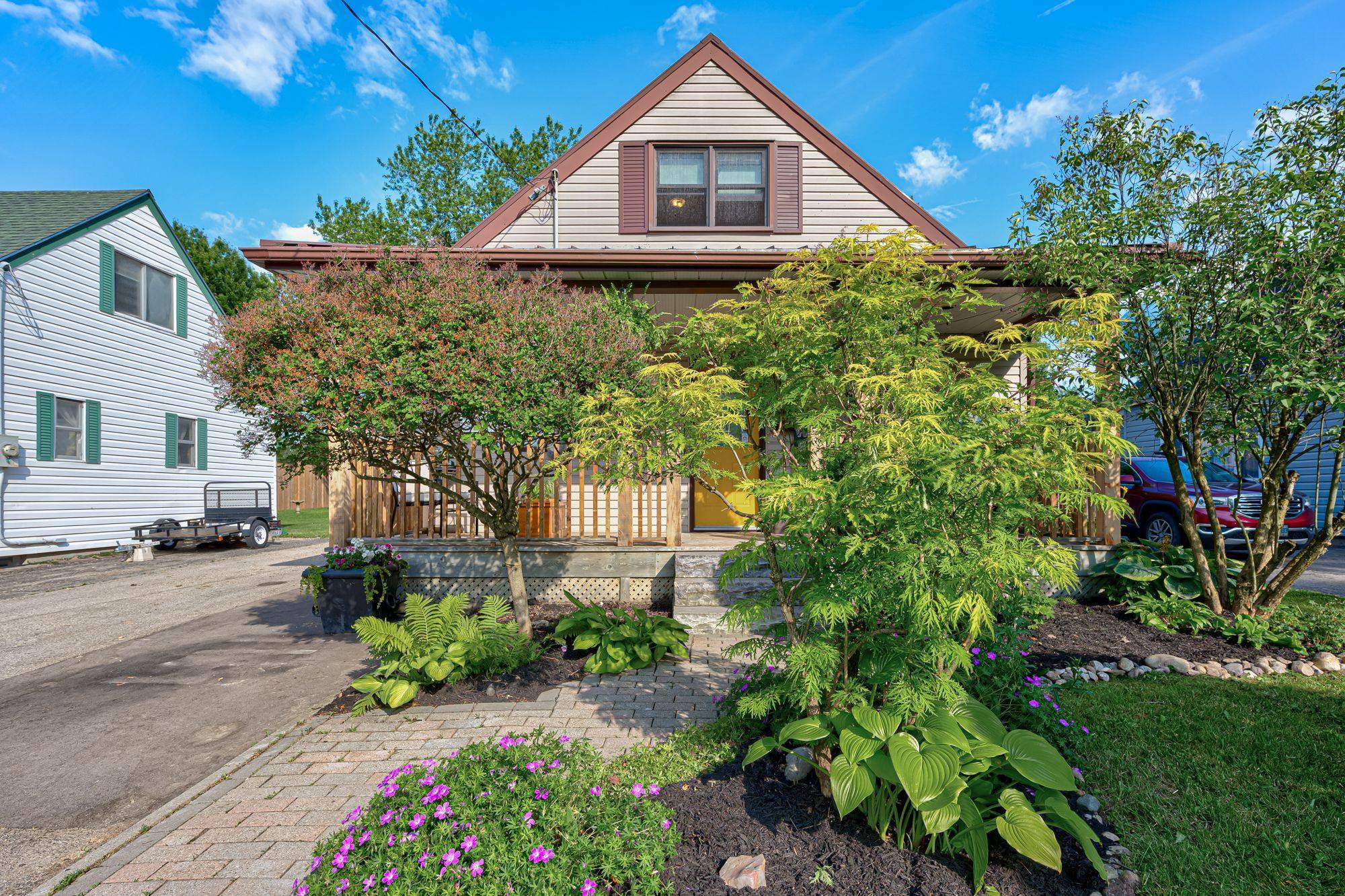 Stratford, ON N5A 2K7,349 Nelson ST