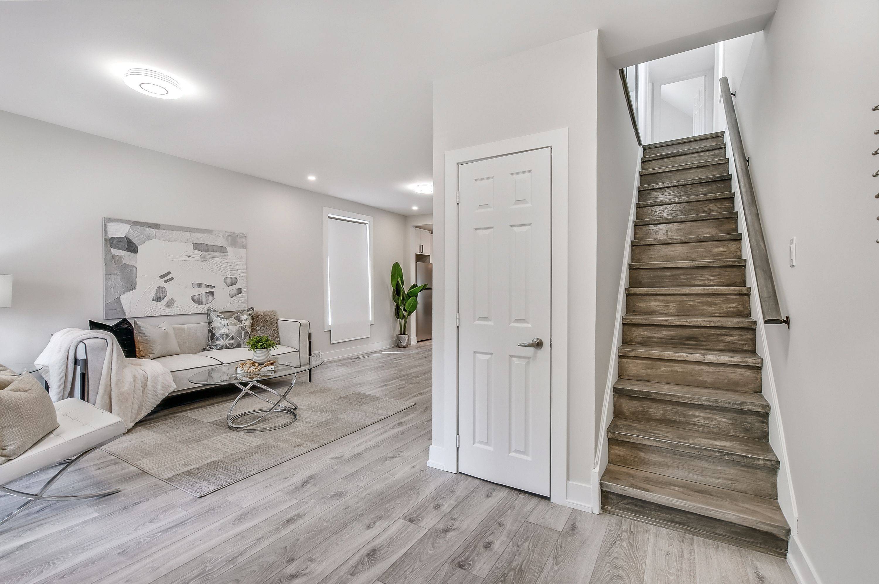 Hamilton, ON L8L 7P8,221 Rosslyn AVE N