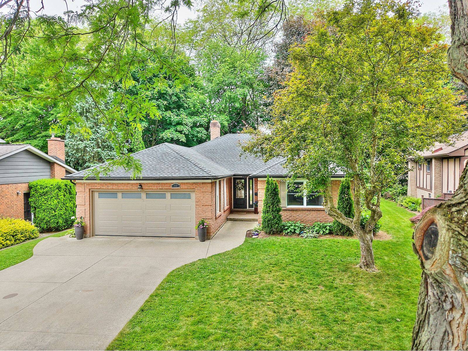 Pelham, ON L0S 1E1,12 Deerpark CRES