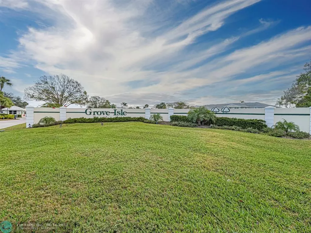 Vero Beach, FL 32962,655 W Lake Jasmine Cir