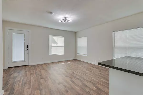 Dallas, TX 75216,2151 E Overton Road