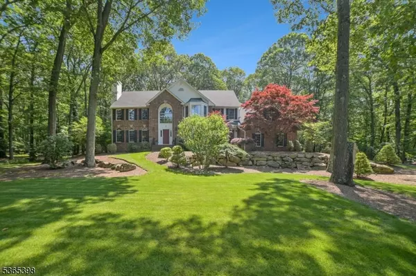 4 Knollwood Ter, Chester Twp., NJ 07930