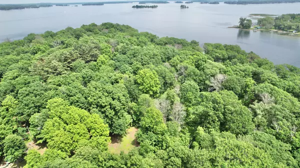 Frontenac Islands, ON K7G 3C9,0 TREEMONT IS