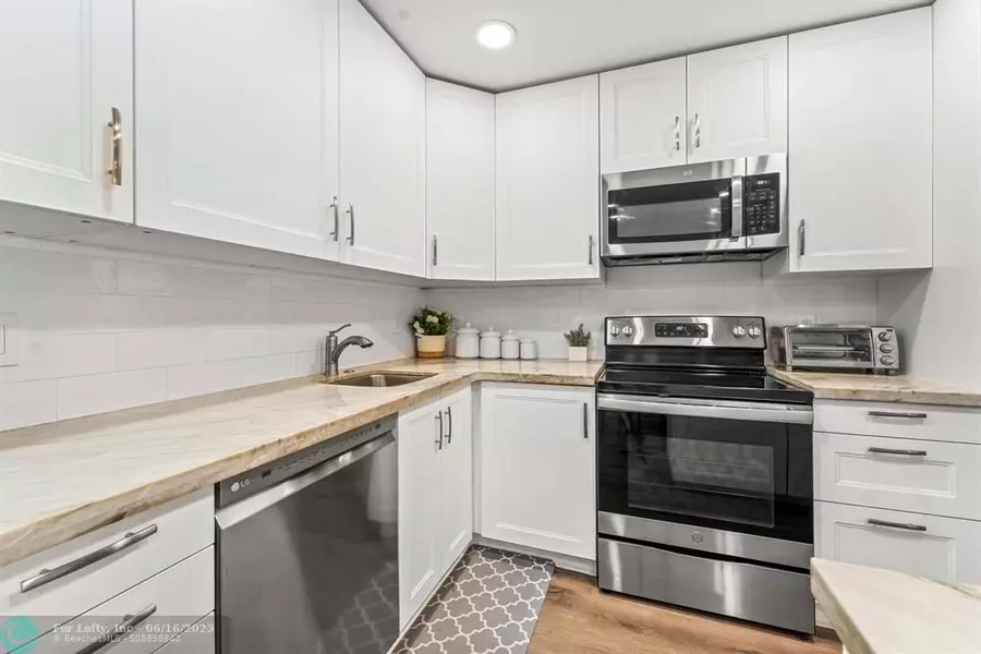 120 Cypress Club Dr #225, Pompano Beach, FL 33060