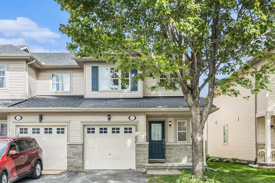 121 Prem CIR, Barrhaven, ON K2J 0C5