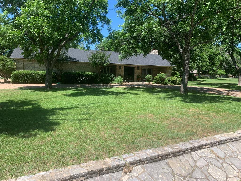 8918 Bellechase Road, Granbury, TX 76049