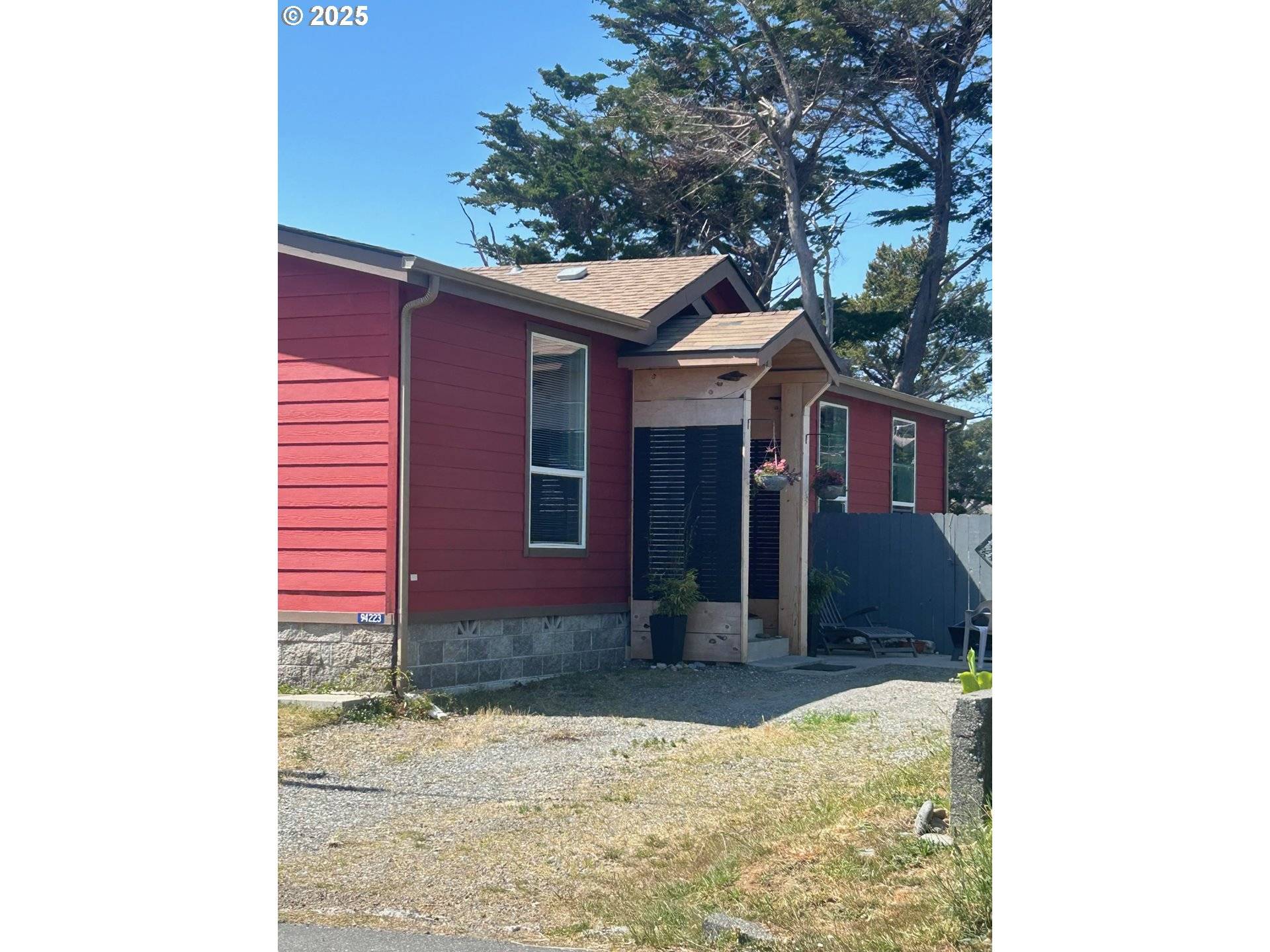 Gold Beach, OR 97444,94223 1ST ST