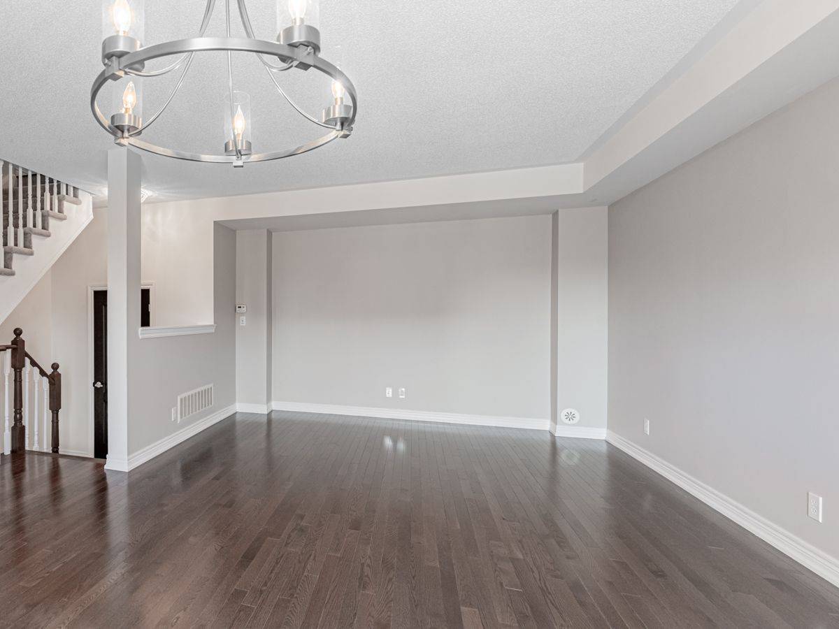 Oshawa, ON L1L 0E7,39 Great Gabe CRES
