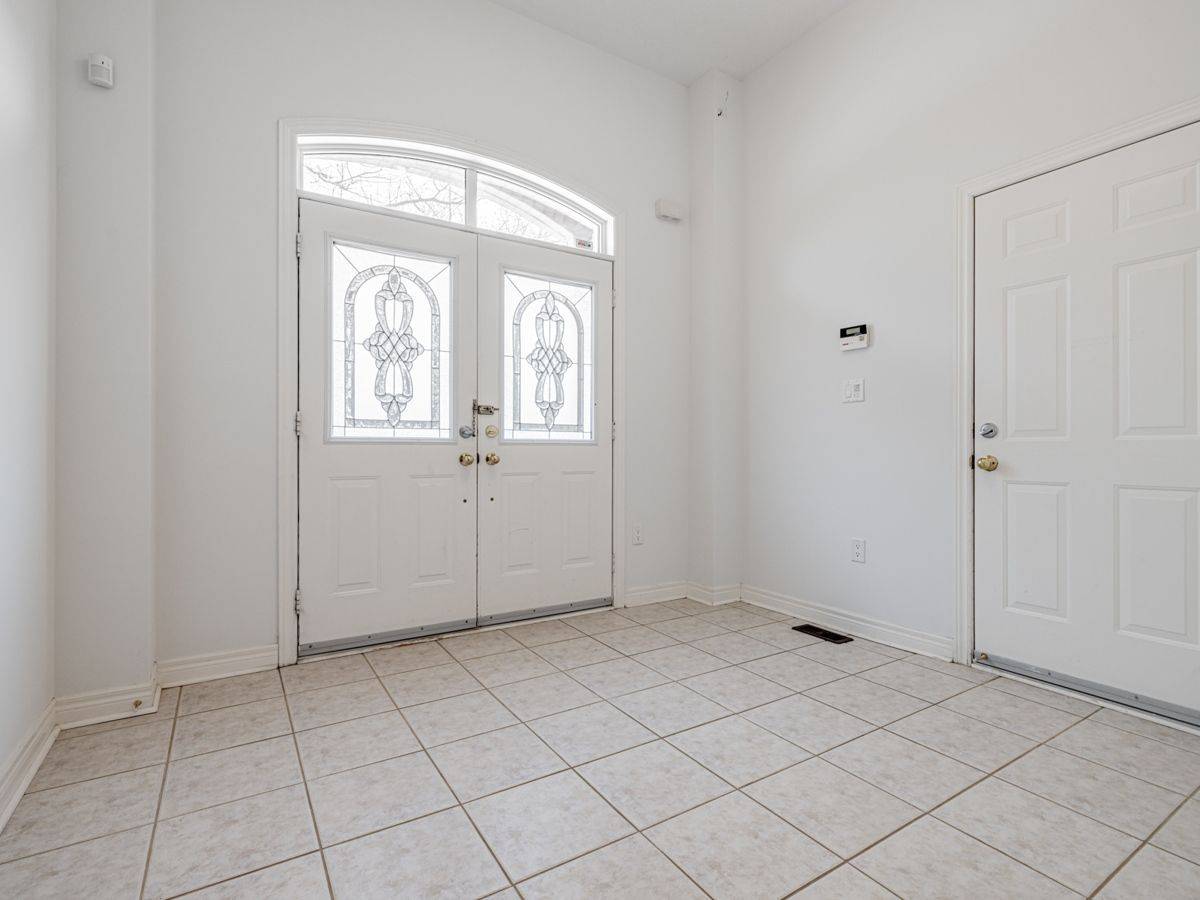 Richmond Hill, ON L4E 0C9,280 paradelle DR #19
