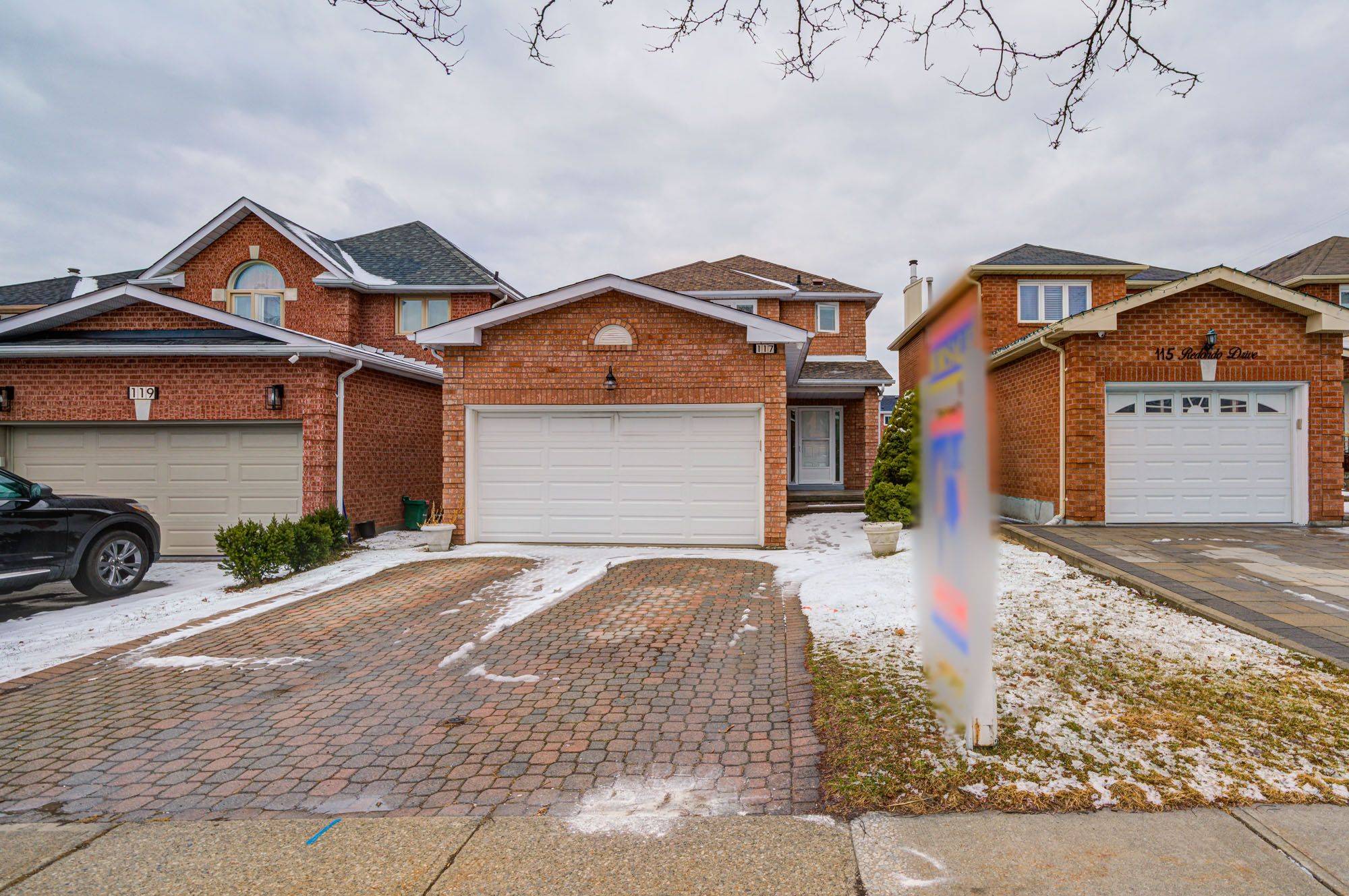 117 Redondo DR, Vaughan, ON L4J 7S6