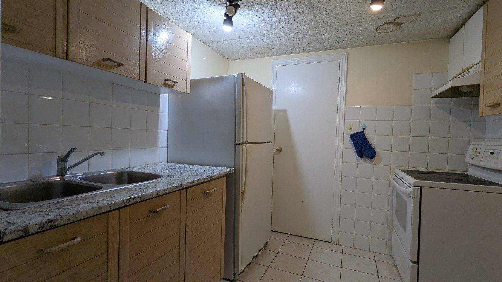 Richmond Hill, ON L4C 1B5,377 Centre ST E #Bsmt