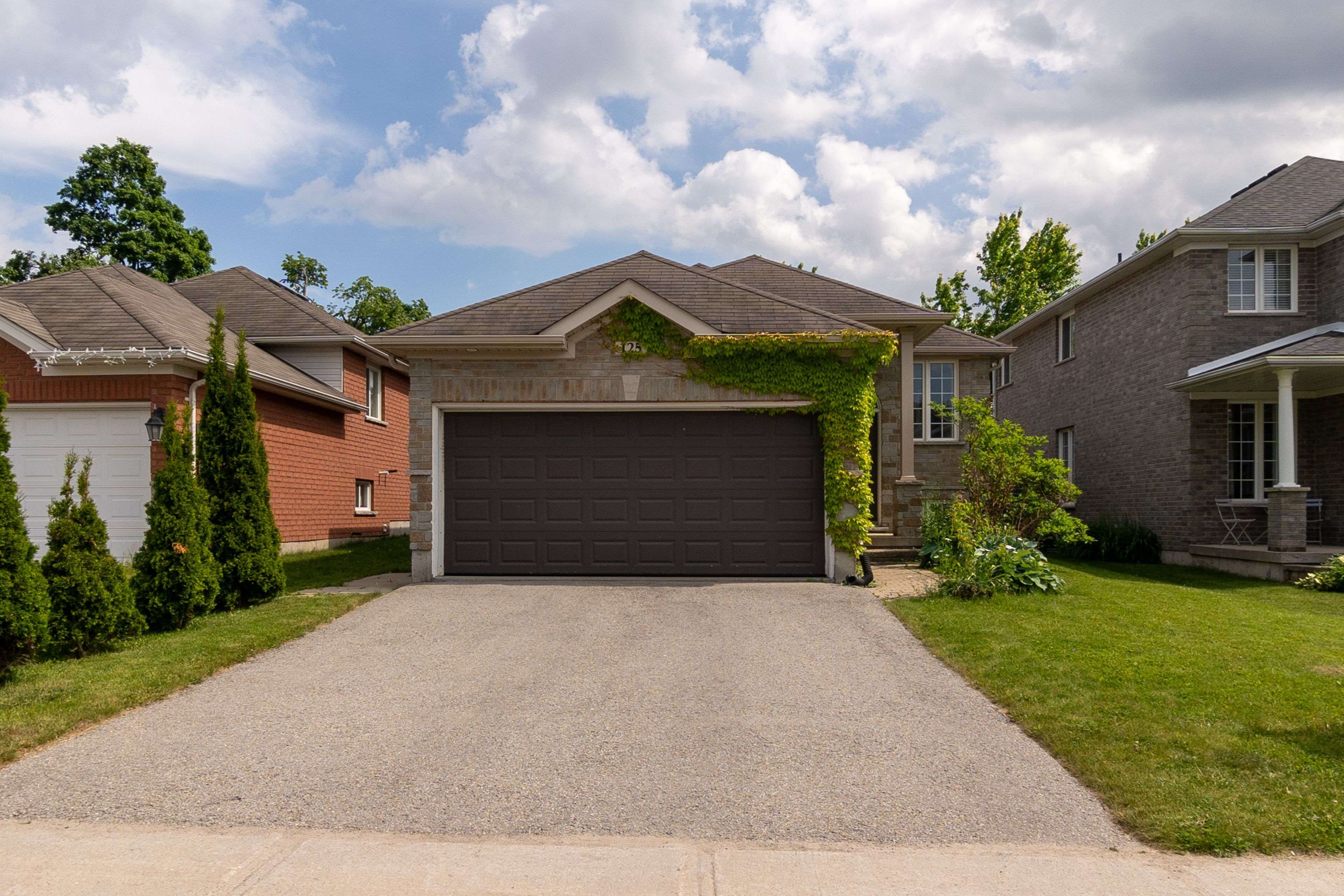 Barrie, ON L4N 0Y9,125 Sovereign's Gate
